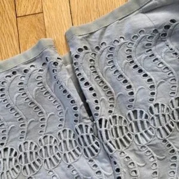 J.Crew Embroidered Lace Eyelet Scallop Hem Cotton Shorts Grey Size 6 - Picture 3 of 5